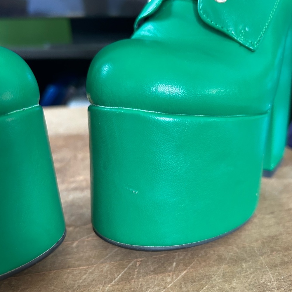 Chic Green Platform Ankle Boots - Picture 7 of 9